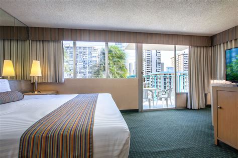 Honolulu Hotel Rooms With Balcony | Aqua Aloha Surf Waikiki