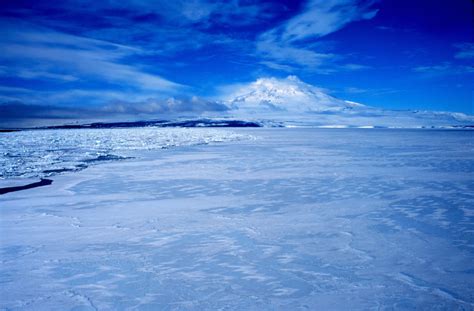 Mount Erebus in Antarctica image - Free stock photo - Public Domain photo - CC0 Images