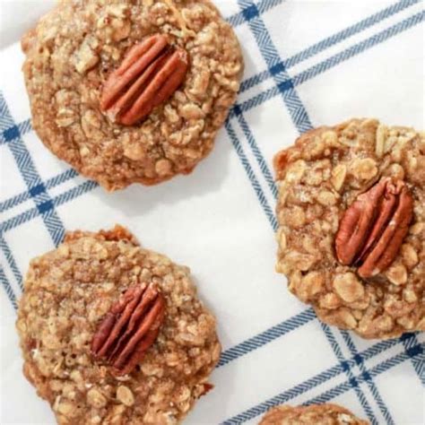 Maple Pecan Cookies - Pretty Providence