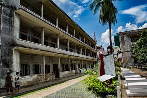 tuol sleng museum - FootLoose Dev