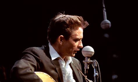 Johnny Cash - The Man In Black | This Day In Music