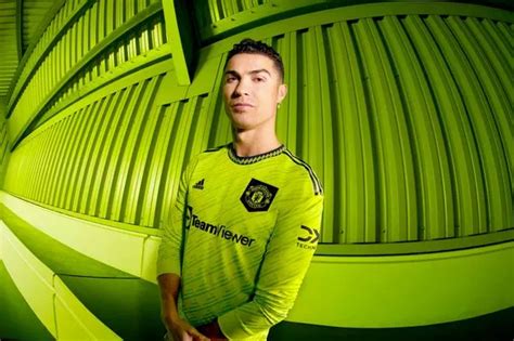 Man Utd fans slam 'hideous' new kit as club release lime green third ...