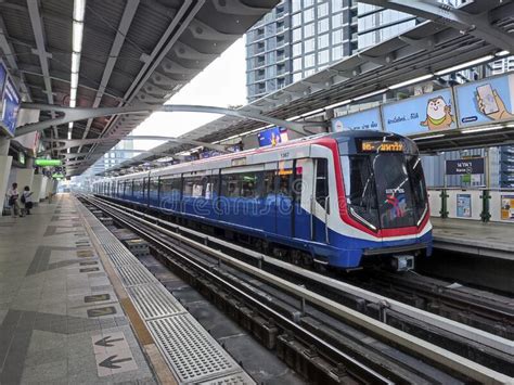 BTS Sky Train Approaches the Station Platform in Bangkok Editorial ...