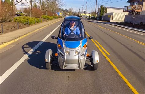 Arcimoto makes Deliverator electric three-wheeler available for hire