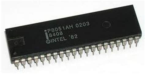 Features of 8051 Microcontroller - Your Desk