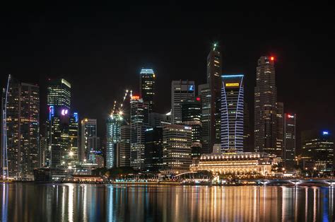 Singapore Cbd At Night by Thant Zaw Wai