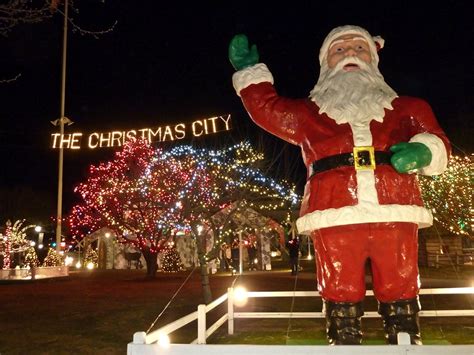 This Magical Christmas Scene in Taunton, Mass., Will Get You in the ...