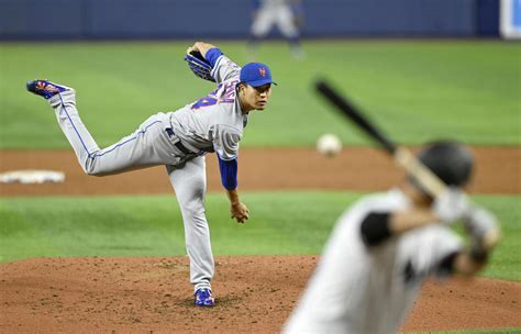 Mets Pitcher Kodai Senga Triumphs in MLB Debut | SportsLook