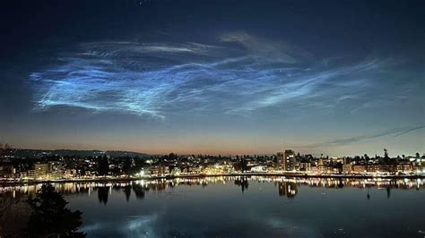 Rare noctilucent clouds : r/atoptics