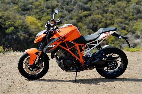 2016 KTM 1290 Super Duke R Motorcycle First Ride and Review | Automobile Magazine