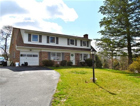 WELL-LOCATED 3 BEDROOM HEMPFIELD HOME - Hess Auction Group