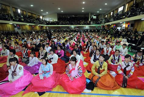 NoPs - أخبار الناس: South Korean high school graduates