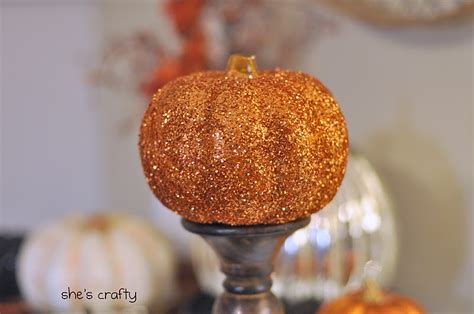 She's Crafty: Glitter pumpkin