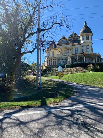 Eureka Springs Historic District Tram Tours - All You Need to Know ...