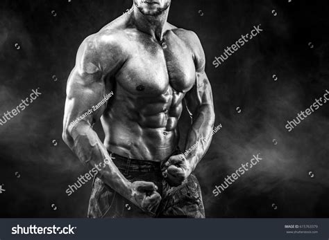 Strong Bodybuilder Six Pack Man Perfect ภาพสต็อก 615763379 | Shutterstock