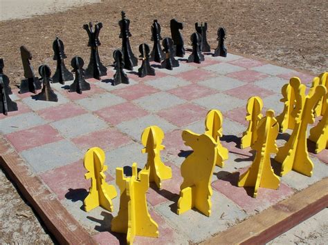 DIY Backyard chess set | Chess board, Diy yard games, Diy chess set