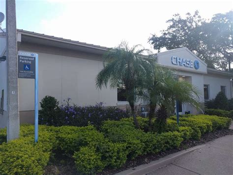 Chase Bank - 9505 E Colonial Dr, Orlando, FL 32817