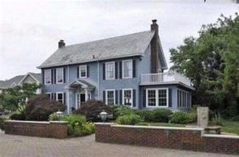 See Inside The Amityville Horror House - Photos