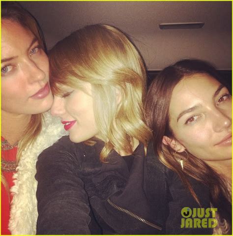 Taylor Swift Attends 1975 Show Amid Matt Healy Dating Rumors: Photo 3255458 | Lily Aldridge ...