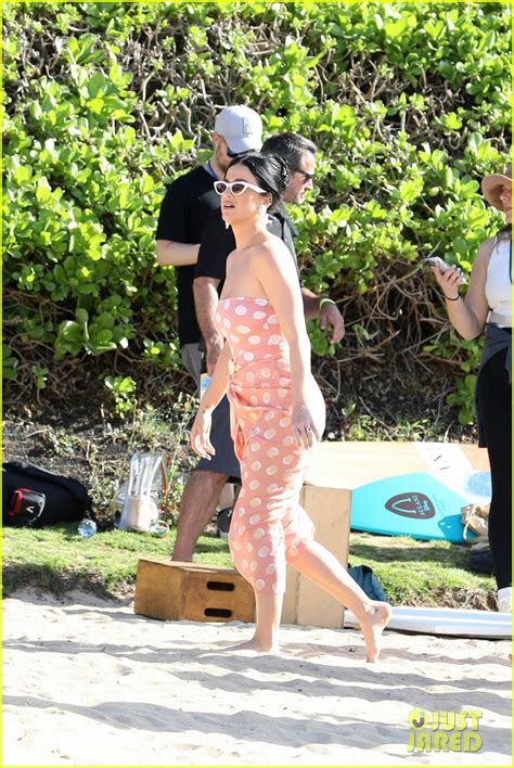 Photo: american idol crew hawaii 120 | Photo 4895936 | Just Jared ...