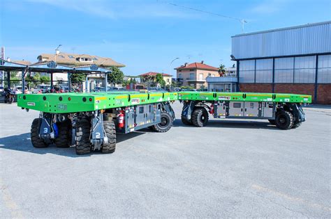 Self-propelled vehicles from three Cometto series for Bladt Industries