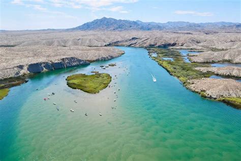 12 Best Beaches in Lake Havasu - For Boaters and Beach Bums