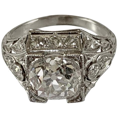 Sophisticated and Stylish Art Deco Solitaire Ring For Sale at 1stDibs