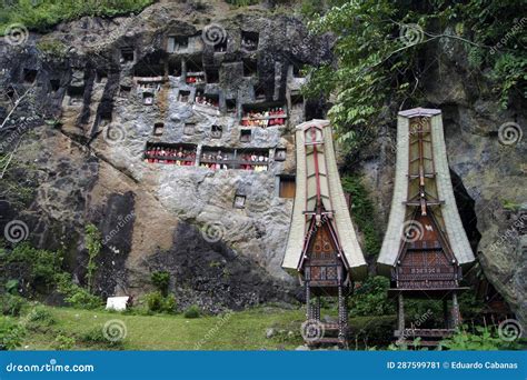 Toraja Cemetery, Tombs and Tau Tau, Rantepao, Sulawesi Island, Celebes, Indonesia Stock Image ...