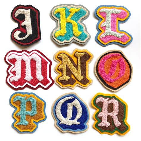 Chenille & Chainstitch Letter Patches Handmade Custom | Граффити в виде алфавита, Ретро логотипы ...