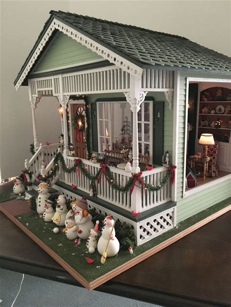 Dollhouse Miniature Mary Engelbreit Christmas | Diy dollhouse, Doll house, Xmas deco