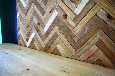 OhLaLaAli: DIY HERRINGBONE WOOD WALL ART