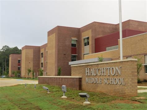 Haughton Middle School - Hand Construction