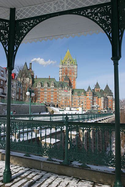 240+ Fairmont Le Chateau Frontenac Winter Stock Photos, Pictures ...