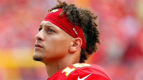 Patrick Mahomes 'progressing nicely' in knee rehab