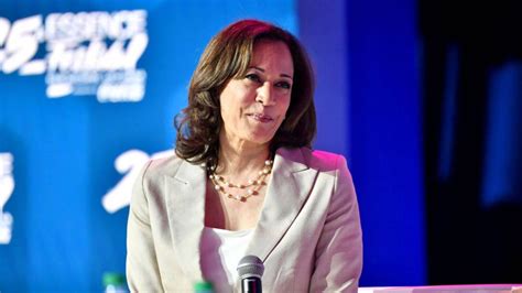 Kamala Harris' heartbreaking confession about mother's death | HELLO!