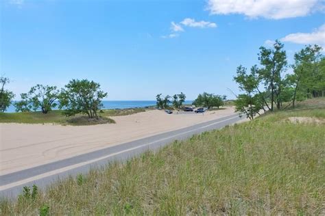 Muskegon State Park beach on Lake Michigan: Channel Beach near sand ...