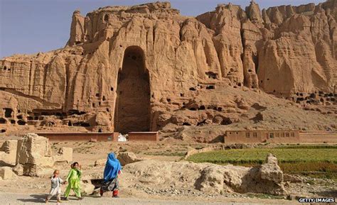 Bamiyan Buddhas: Should they be rebuilt? - BBC News