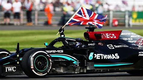 British Grand Prix. Lewis Hamilton wins a dramatic race