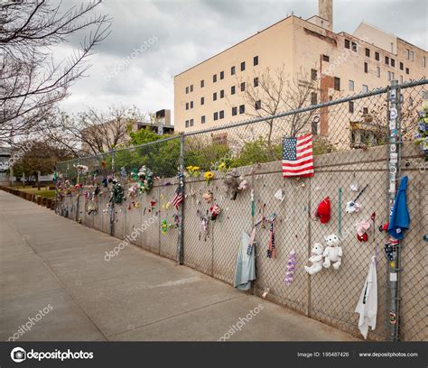 Oklahoma City National Bombing Memorial and Fence Closeup — Stock ...