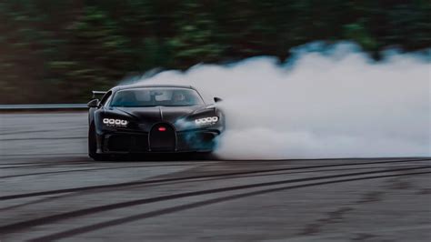 Seeing a Bugatti Chiron Pur Sport drifting is super satisfying