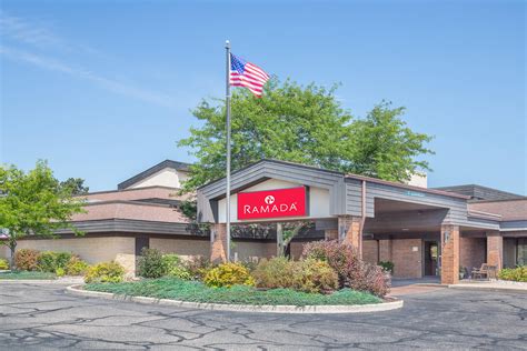 Ramada by Wyndham Waupaca | Waupaca, WI Hotels