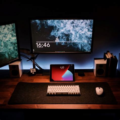 A classic widescreen setup for developers - Minimal Desk Setups