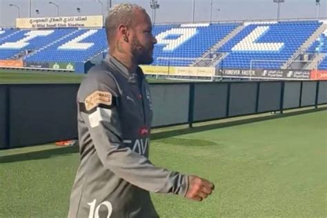 Neymar slammed by Al-Hilal fans for showing up back to training with clear overweight | Marca