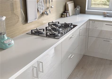 EGGER Kitchen Worktop: W1000 ST89 Premium White A white worktop makes ...