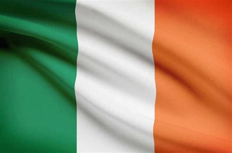 Bandeira Da Irlanda Cetim 1,50m X 90cm Intercâmbio Patrick - R$ 59,90 em Mercado Livre