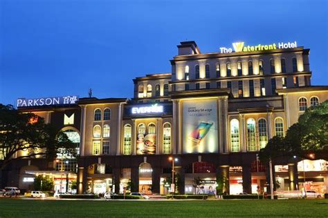 Plaza Merdeka Shopping Mall - The Waterfront Hotel