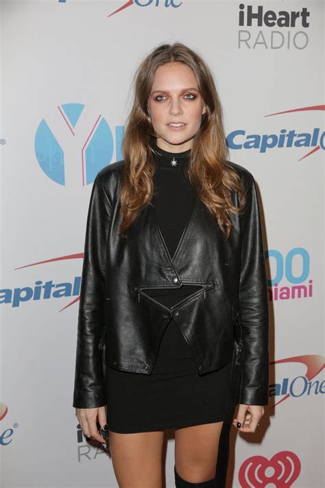 TOVE LO at Y100’s Jingle Ball 2015 in Sunrise 12/18/2015 – HawtCelebs