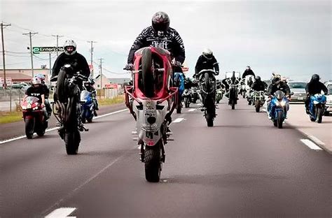 Have You Ever Seen A Motorbike Ride As Epic As This? - ThrottleXtreme