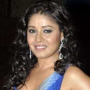 Sunidhi Chauhan - Age, Family, Bio | Famous Birthdays