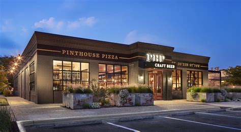 Pinthouse Pizza restaurant & beer branding - Grits & Grids®